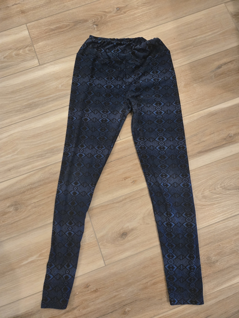 LuLaRoe Navy and Black Geometric Jeggings - One Size